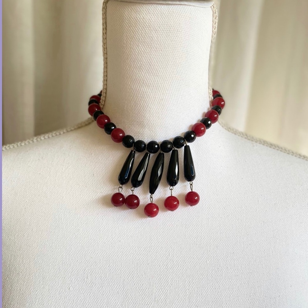 AVENTURINE AND BLACK ONYX NECKLACE
